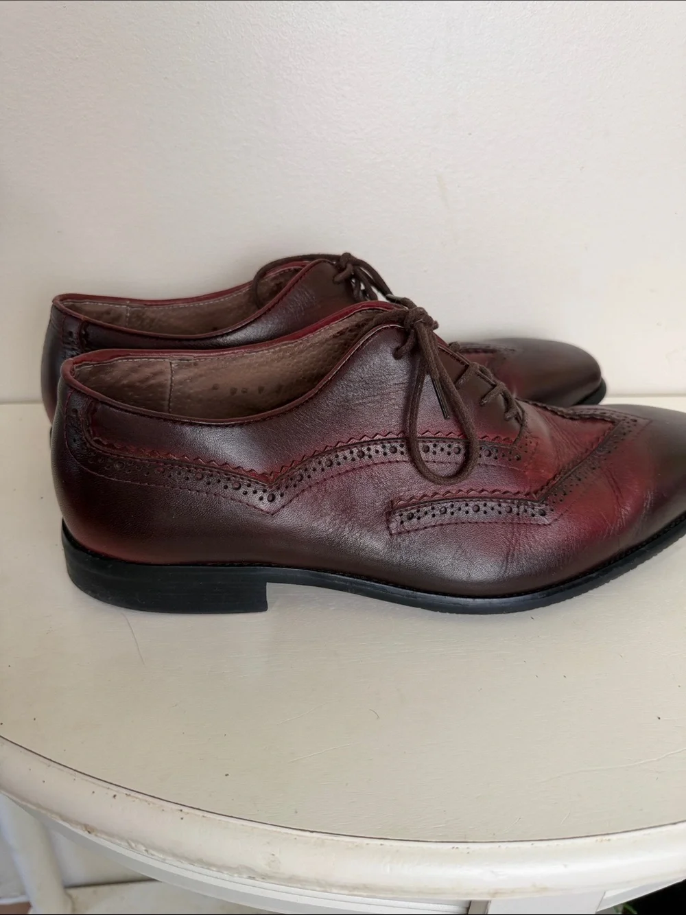 (2391) Men's Burgundy Leather Wingtip Derby Shoes, Size: 9.5
